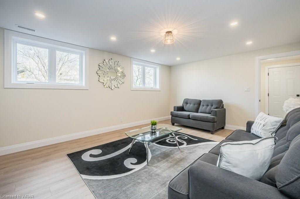 353 Dunvegan Drive Waterloo, ON N2K 1W7