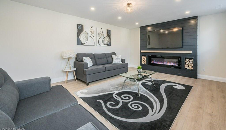 353 Dunvegan Drive Waterloo, ON N2K 1W7