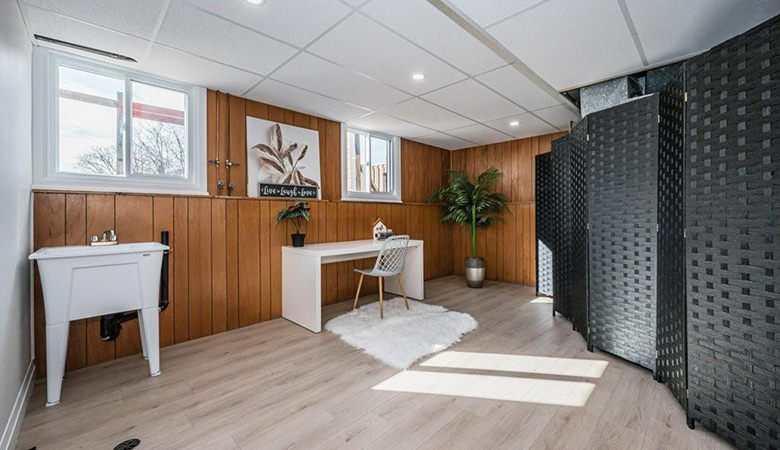 353 Dunvegan Drive Waterloo, ON N2K 1W7