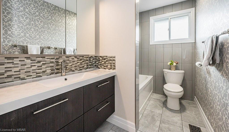 353 Dunvegan Drive Waterloo, ON N2K 1W7