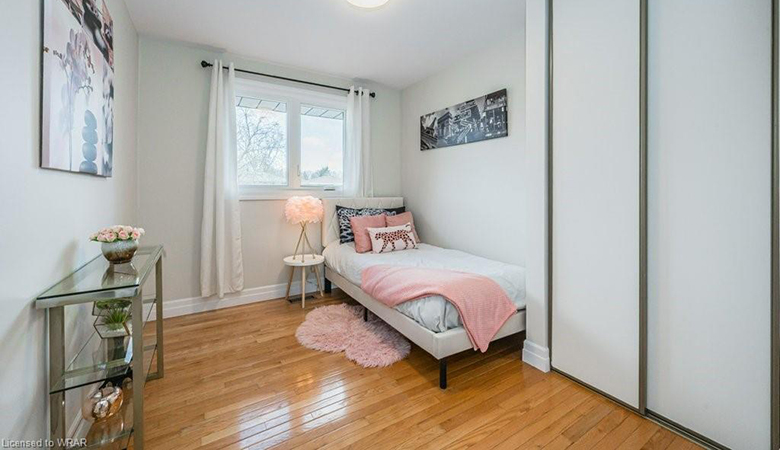 353 Dunvegan Drive Waterloo, ON N2K 1W7