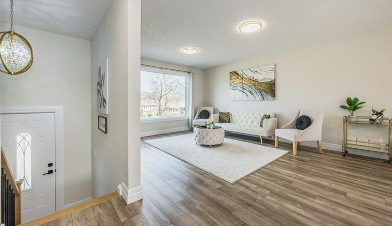 353 Dunvegan Drive Waterloo, ON N2K 1W7