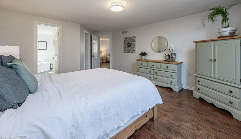 577 MARL MEADOW Crescent